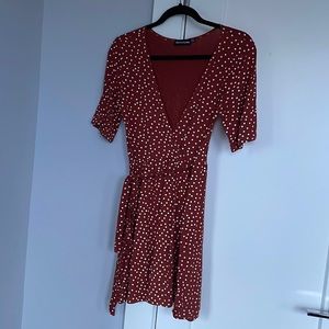 Polka dot V neck spring/summer dress. size 8 (medium)